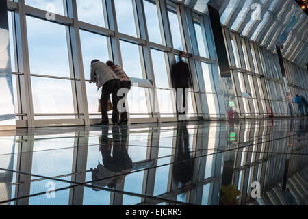 transparente moderne Aussichtsplattform Stockfoto