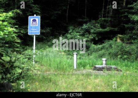 Wasserreserve und weiches Wasser-Quellen Stockfoto