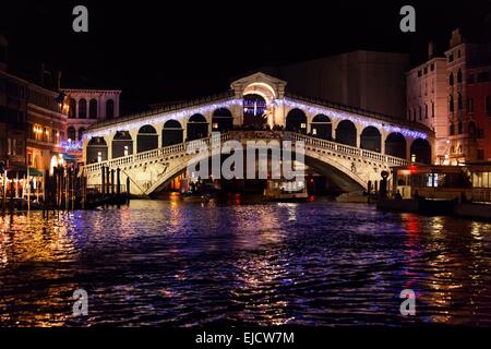 Rialto-Brücke (Ponte Di Rialto) in Venedig Stockfoto