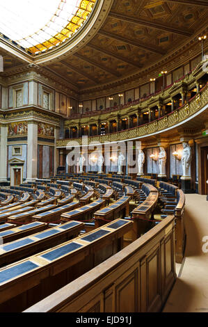 Montage-Bundeskammer am österreichischen Parlamentsgebäude, Wien, Österreich. Stockfoto