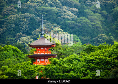 Dreistöckige Pagode am Taisan-Ji-Tempel in der Nähe Kiyomizu-Dera-Tempel in Kyoto Stockfoto