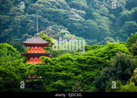 Dreistöckige Pagode am Taisan-Ji-Tempel in der Nähe Kiyomizu-Dera-Tempel in Kyoto Stockfoto