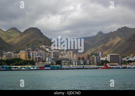 SANTA CRUZ/Teneriffa 7TH APRIL 2006 - Blick von den Hafen von Santa Cruz Stockfoto