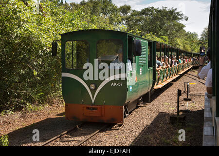 Argentinien, Iguazu, Falls National Park, Tren Ecológico De La Selva, Zug nach Garganta el Diablo, Teufels-Schlucht-Station Stockfoto