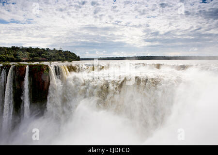 Argentinien, Iguazu Falls National Park, Garganta el Diablo Wasserfall Stockfoto