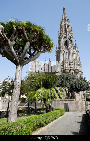 Die neugotische Pfarrkirche San Juan Bautista, Arucas, Gran Canaria, Kanarische Inseln, Spanien Stockfoto