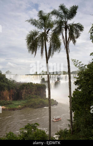 Argentinien, Iguazu Wasserfälle, Gran Aventura, Ausflugsboote Abenteuer unter Salto, San Martin, Mbigua und Barnabé Mendez Stockfoto