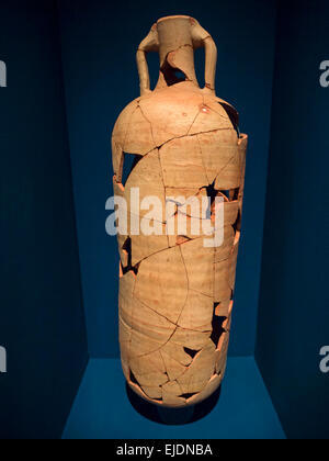 Antike römische Amphore Krug in Portimão Museum, Portimão, Algarve, Portugal Stockfoto