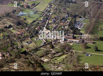 Luftaufnahme von Rufford Dorf in Nottinghamshire, Großbritannien Stockfoto