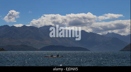Kajakfahrer am Lake Wanaka, Otago Lakes Region Neuseeland Stockfoto