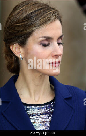 Paris, Frankreich. 24. März 2015. Spanische Königin Letizia abgebildet im Elysee-Palast in Paris, 24. März 2015, nachdem ihr Arival für einen Besuch in Frankreich. Die Royals ihren Besuch wegen des Flugzeugabsturzes von Germanwings in Südfrankreich gestrichen. Foto: Albert Nieboer-Royal Europa/Dpa/Alamy Live Pressenews Stockfoto