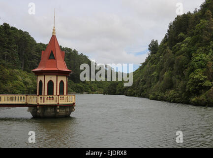 See am Zealandia Eco Vergnügungspark Wellington, New Zealand Stockfoto