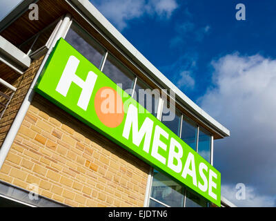 Außenseite des Homebase diy Supermarkt auf einer modernen aus Stadt Fachmarktzentrum in Ashbourne Derbyshire England UK Stockfoto