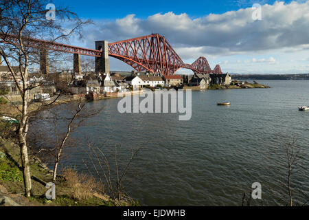 Die Welt berühmten Forth Brücke über den Firth of Forth von North Queensferry. Eröffnet im Jahre 1890. Stockfoto