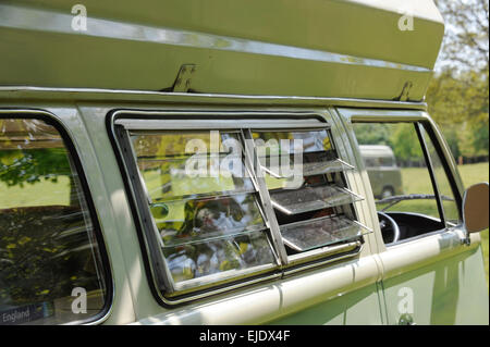 Volkswagen Camper Bus in East Sussex UK. Stockfoto