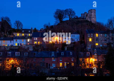 Lewes Castle und die umliegenden Wohnhäuser, Lewes, Sussex, UK Stockfoto