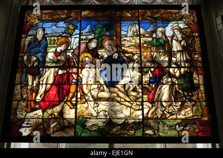 Glasmalerei-Fenster zeigt den Tod von Jesus Christus, Kunstmuseum Eremitage, Sankt Petersburg, Russland Stockfoto