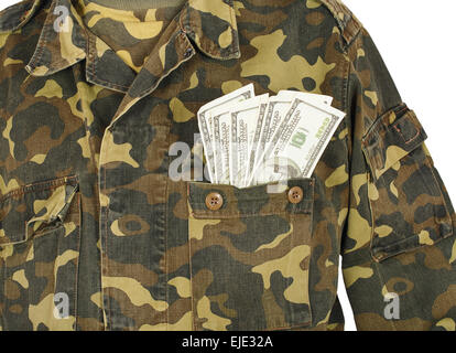 Armee uniform Tasche mit Dollar isoliert auf weißem Hintergrund Stockfoto