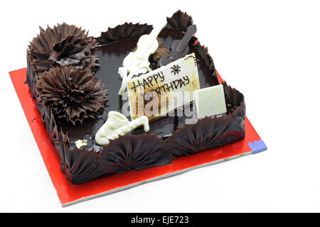 Ganz dunkel und süße Schokolade glücklich Bitrthday Kuchen Dessert isoliert auf weißem Hintergrund, Ansicht von oben. Stockfoto