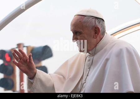 Neapel, Italien. 21. März 2015. Während seiner letzten Reise besucht von Vatikanstadt in Rom Papst Francis Naples. © Emanuele Sessa/Pacific Press/Alamy Live-Nachrichten Stockfoto