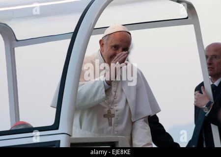 Neapel, Italien. 21. März 2015. Während seiner letzten Reise besucht von Vatikanstadt in Rom Papst Francis Naples. © Emanuele Sessa/Pacific Press/Alamy Live-Nachrichten Stockfoto