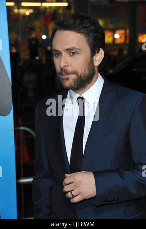 LOS ANGELES, CA - 4. November 2014: Charlie Day bei der Los Angeles Premiere seines Films "Schreckliche Bosse 2" am TCL Chinese Theatre in Hollywood. Stockfoto