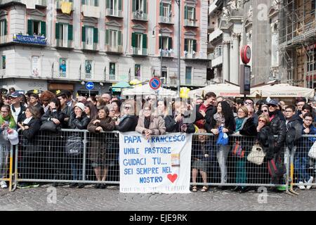 Neapel, Italien. 21. März 2015. Während seiner letzten Reise besucht von Vatikanstadt in Rom Papst Francis Naples. © Emanuele Sessa/Pacific Press/Alamy Live-Nachrichten Stockfoto