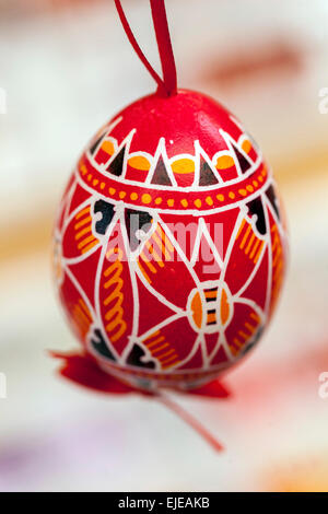 Traditionelle Ostereier hand bemalte Eiern, Altstädter Ring stehen, Prag, Tschechische Republik, Europa Stockfoto