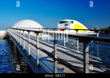 Avilés, Asturien. Das internationale Kulturzentrum Oscar Niemeyer Stockfoto