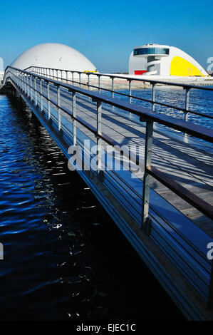 Avilés, Asturien. Das internationale Kulturzentrum Oscar Niemeyer Stockfoto