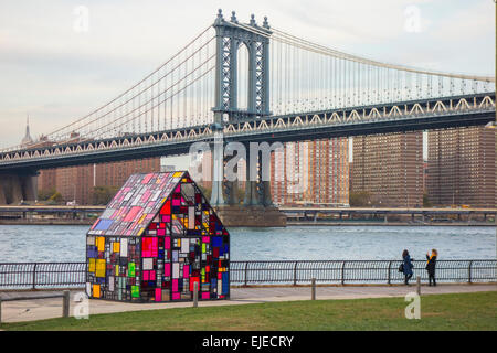 Fleck-Glashaus von Tom Fruin Brooklyn NY Stockfoto