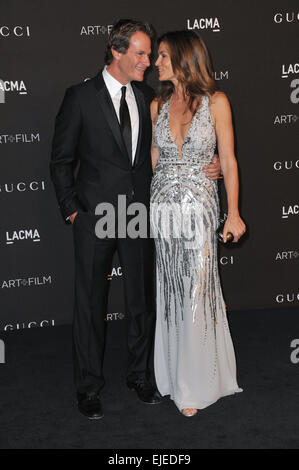 LOS ANGELES, CA - 1. November 2014: Cindy Crawford & Ehemann Rande Gerber bei der 2014 LACMA Kunst + Film-Gala in Los Angeles County Museum of Art. Stockfoto