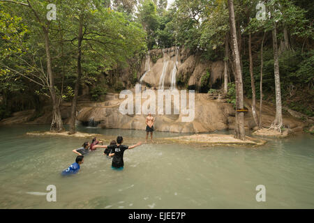 Sai Yok Noi Wasserfall in der Nähe von Kanchanaburi, Thailand Stockfoto