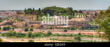 Panoramablick auf die arabische Zitadelle des Mittelalters, von der Festung San Cristobal, Badajoz, Spanien Stockfoto