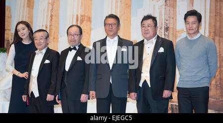 Choi Ji-Woo Lee Soon-Jae, Shin Goo, Park Geun-Hyung, Baek Il-Seob und Seo-Jin Lee, 24. März 2015: (L-R) koreanischer Südschauspielerin Choi Ji-woo, Schauspieler Lee Soon-Jae, Shin Goo, Park Geun-Hyung, Baek Il-Seob und Seo-Jin Lee Pose im Rahmen einer Pressekonferenz für den TvN Reality show, "Opas über Blumen in Griechenland" in Seoul, Südkorea. © Lee Jae-Won/AFLO/Alamy Live-Nachrichten Stockfoto