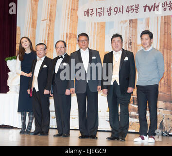 Choi Ji-Woo Lee Soon-Jae, Shin Goo, Park Geun-Hyung, Baek Il-Seob und Seo-Jin Lee, 24. März 2015: (L-R) koreanischer Südschauspielerin Choi Ji-woo, Schauspieler Lee Soon-Jae, Shin Goo, Park Geun-Hyung, Baek Il-Seob und Seo-Jin Lee Pose im Rahmen einer Pressekonferenz für den TvN Reality show, "Opas über Blumen in Griechenland" in Seoul, Südkorea. © Lee Jae-Won/AFLO/Alamy Live-Nachrichten Stockfoto