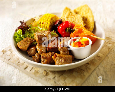 Barbecue Beef Steak Spießen und Gemüse Stockfoto