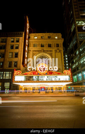 Chicago - April 17: Chicago Theater Leuchtreklame am 17. April 2014 in Chicago, IL. It'is ein Wahrzeichen-Theater befindet sich im North State Stockfoto