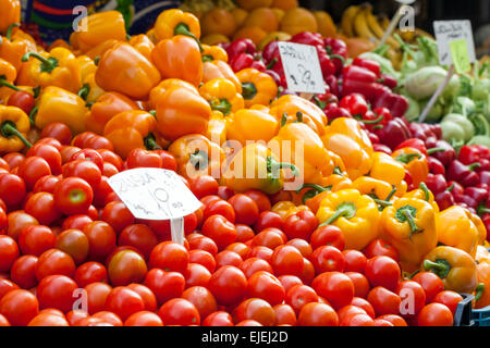 Gemüsestall, Tomaten, Tomaten, Paprika Stockfoto