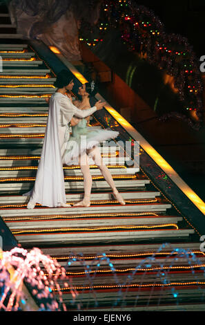 Russland, Moskau, 21. November 2006: Maria Aleksandrova und Nikolay Tsiskaridze in großen Moskauer Zirkus in der show "Neues Jahr". 27 novem Stockfoto