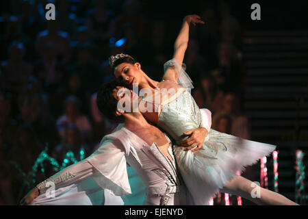 Russland, Moskau, 21. November 2006: Maria Aleksandrova und Nikolay Tsiskaridze in großen Moskauer Zirkus in der show "Neues Jahr". 27 novem Stockfoto