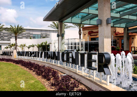 Der offizielle Eingang in der neuen Mall am University Town Center liegt direkt an der i-75 auf University Parkway in Sarasota "Floria" Stockfoto