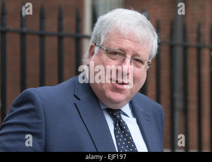 Patrick McLoughlin, Staatssekretär für Transport, kommt in der Downing Street für eine Kabinettssitzung Stockfoto