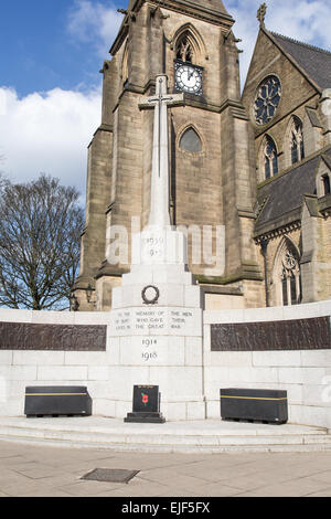 Kriegerdenkmal in Bury, Greater Manchester an einem sonnigen Tag Stockfoto