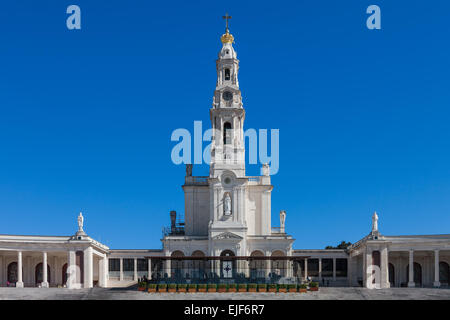 Heiligtum von Fatima, Portugal. Basilika unserer lieben Frau vom Rosenkranz im Heiligtum von Fatima. Stockfoto