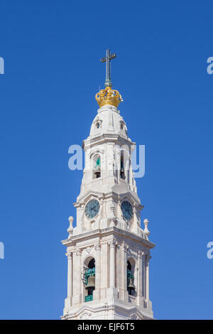 Heiligtum von Fatima, Portugal. Nahaufnahme von der Glockenturm der Basilika de Nossa Senhora Rosario Stockfoto