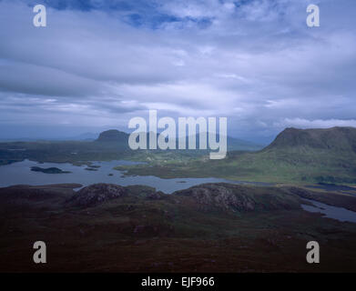 Cul Mor Suilven Canisp & Loch Sionascaig an einem bewölkten Tag von Stac Pollaidh Inverpolly National Nature Reserve Assynt Schottland Stockfoto