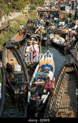 Straßenszenen in Nyuang Shwe Stadt Stockfoto