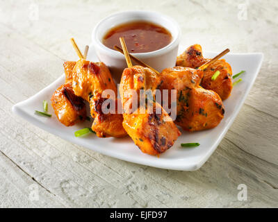 Orientalische Satay mit Chili-Dip-sauce Stockfoto