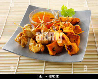 Orientalische Satay mit Chili-Dip-sauce Stockfoto